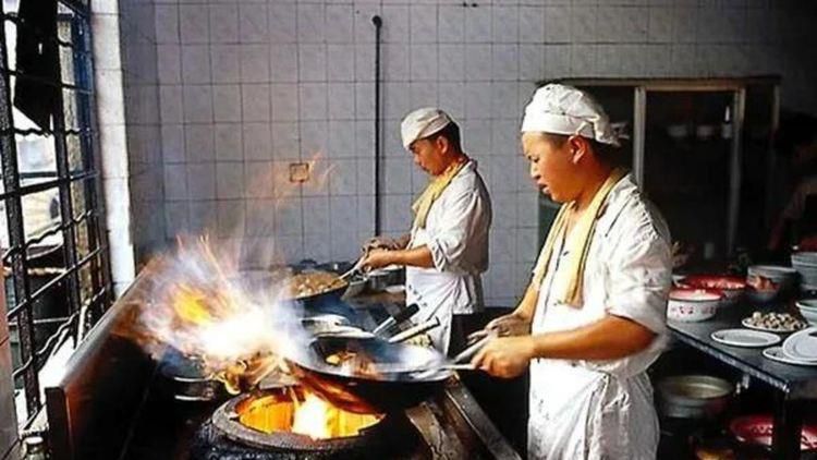 开始慢慢迎迎合小说